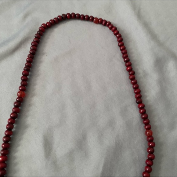🔴 NWOT RED WOODEN BEADED NECKLACE JEWELRY - Picture 6 of 7